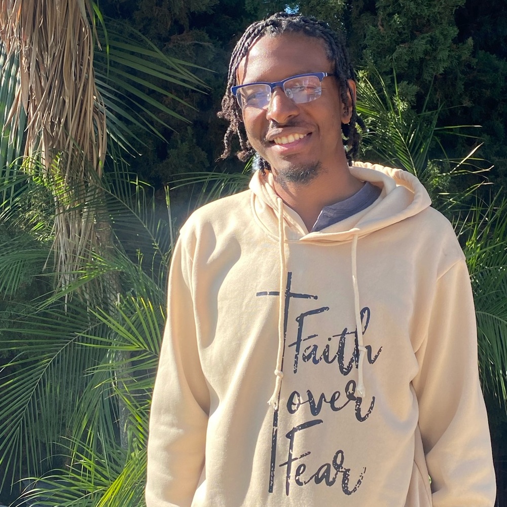 Meet your Posher, Devin